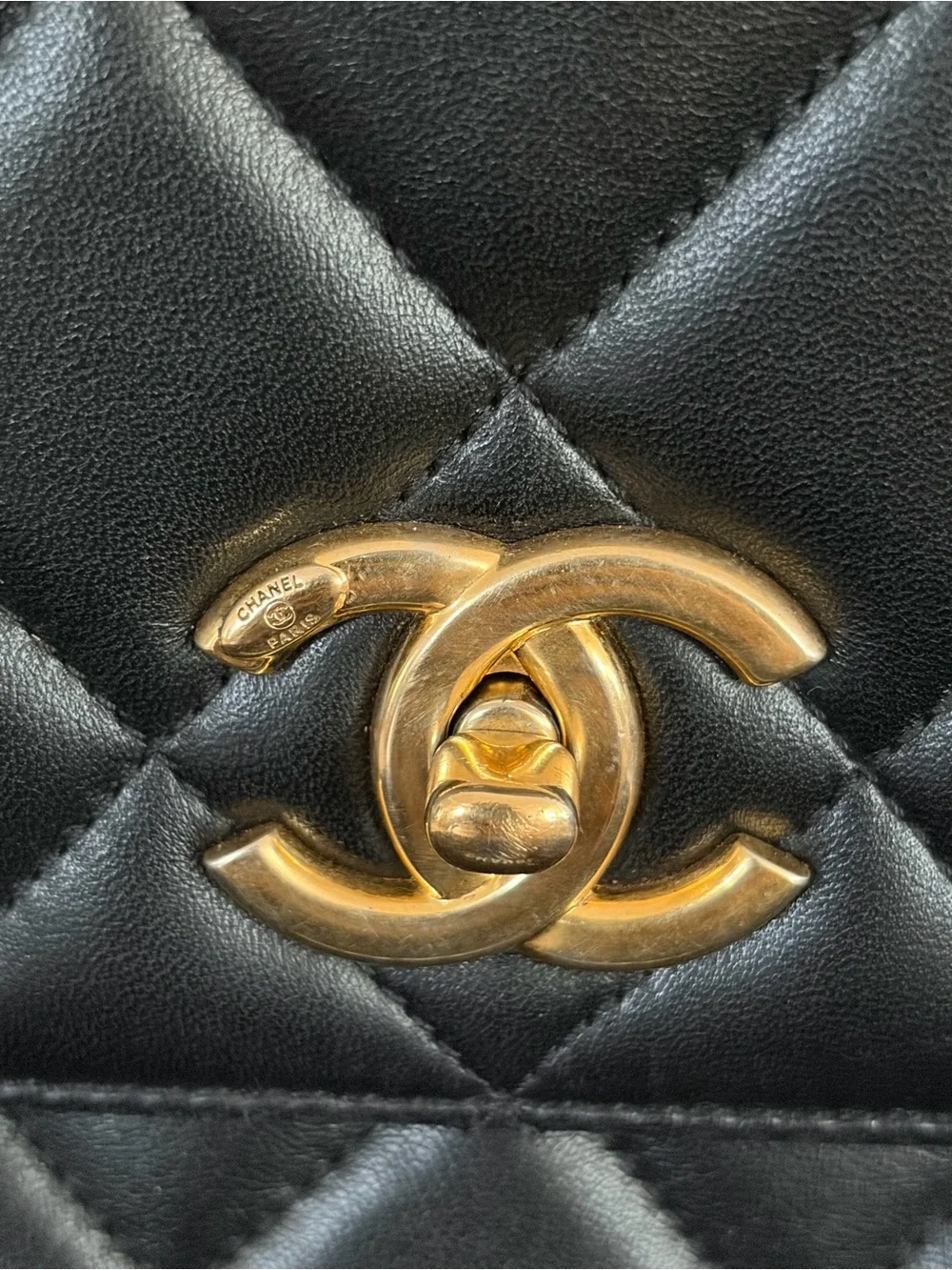 Large CHANEL Trendy CC Lambskin leather Shoulder Bag Black with Gold Hardware